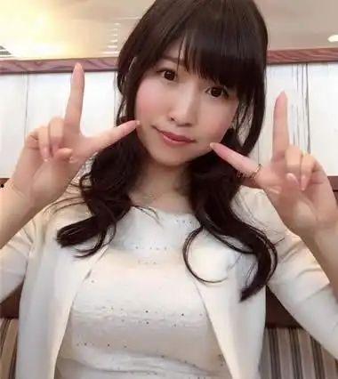 密桃av,揭秘成人影视产业的魅力与争议